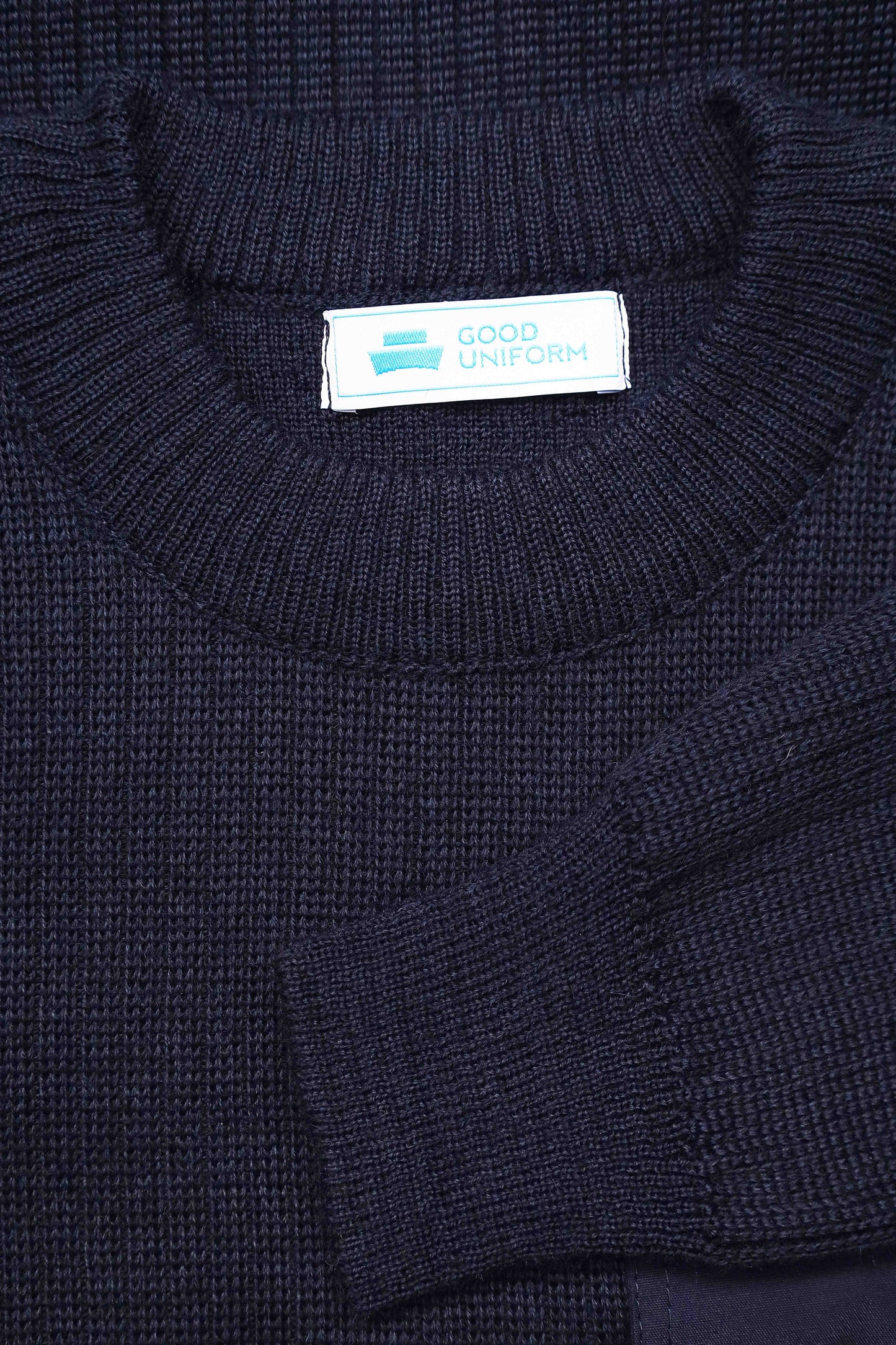 Sweter mundurowy z okrągłym dekoltem